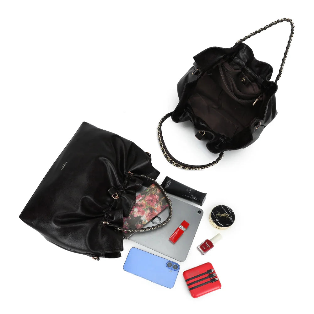 Intérieur de La Régence café : grand compartiment et poches pour une tablette, un téléphone et vos essentiels – réf. JC-53011
