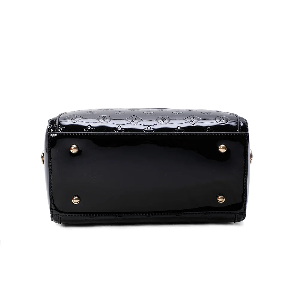 Dessous de La Rubélia noir, base structurée qui garde la forme du sac – réf. M-9364-14