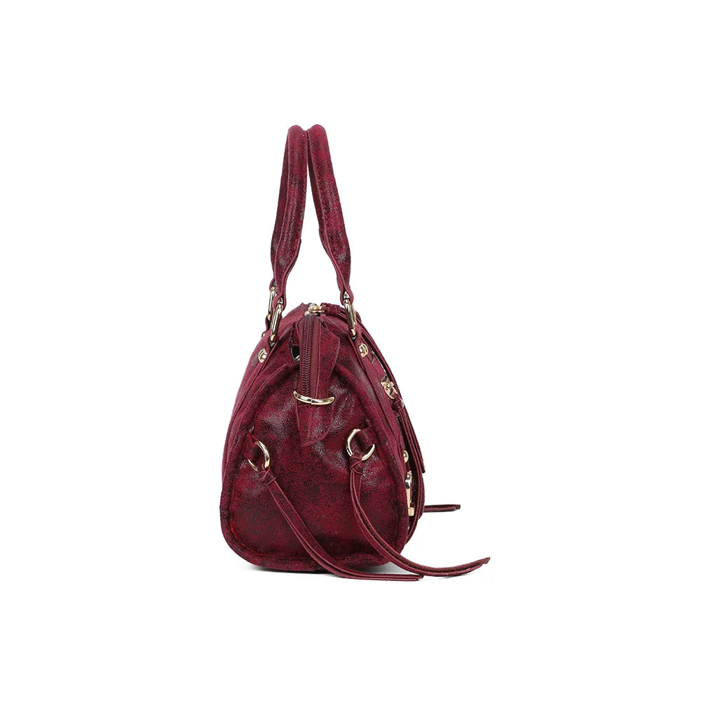 Profil de La Skyla Velvet bordeaux : rabat latéral et anneau doré pour la bandoulière – réf. Z-1979-8