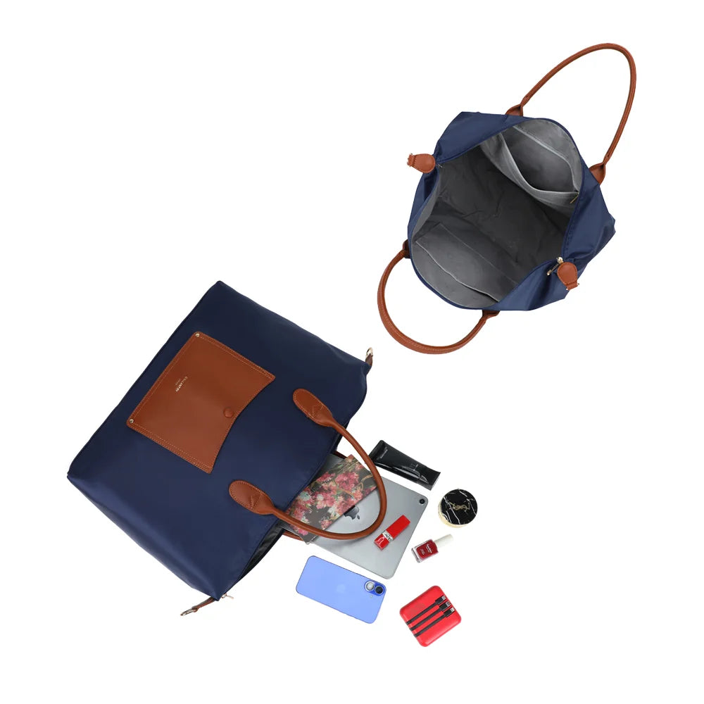 Intérieur de La Vadrouille Chic bleu foncé : grand compartiment zippé avec poche plaquée – réf. Z-04-1