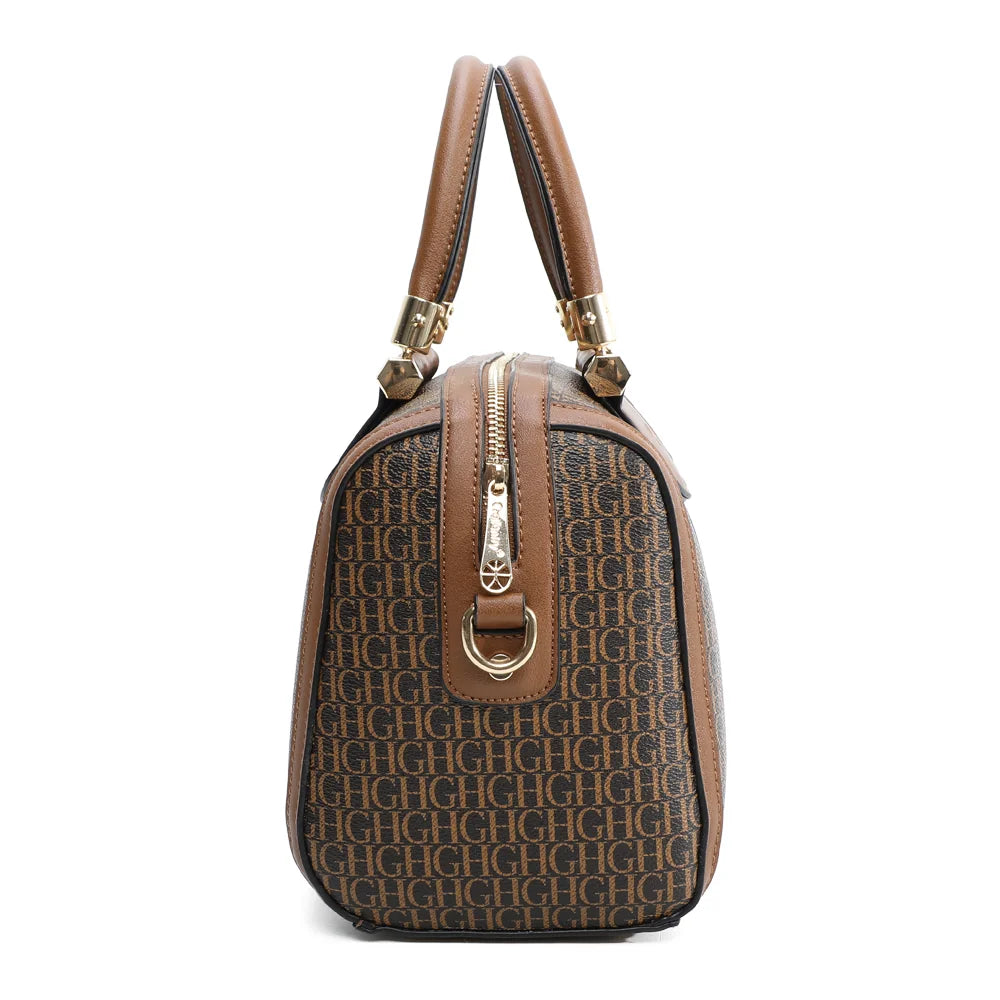 Profil du sac Le Arvello marron foncé : fermeture zippée et mousqueton doré pour accrocher la sangle amovible – réf. M-9364-7
