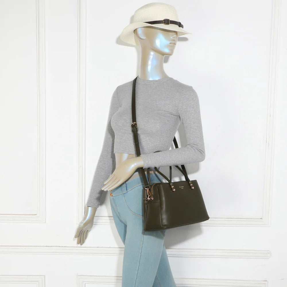 Sac à main femme Le Azélie vert foncé porté, à la main ou avec sa bandoulière amovible – réf. LS-76007