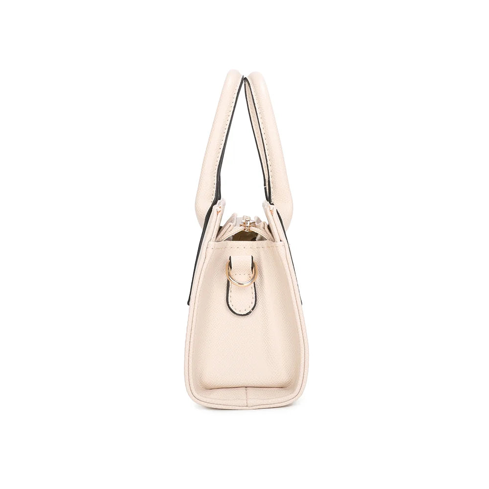 Le Bastien beige de profil : 8 cm de profondeur et anneau doré pour accrocher la bandoulière amovible – réf. HY-5432-1