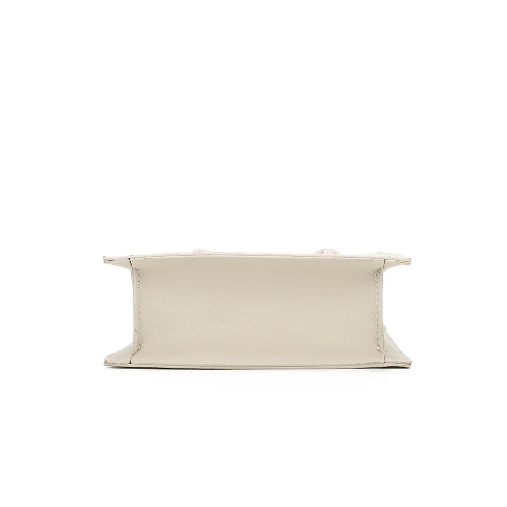 Vue de dessous du Carré beige, pour apprécier sa silhouette rectangulaire bien structurée – réf. KJ-62018