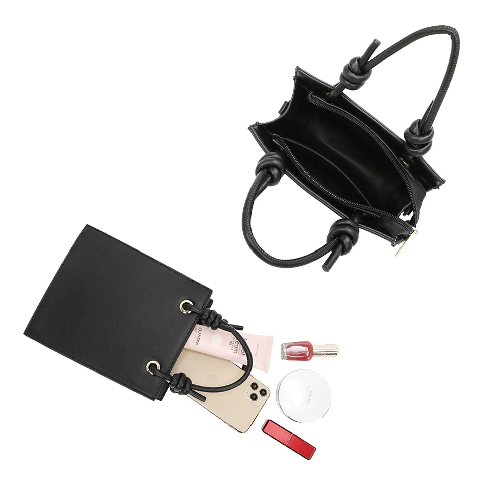 Intérieur du Carré noir : compartiment principal pour téléphone, rouge à lèvres et petits essentiels – réf. KJ-62018