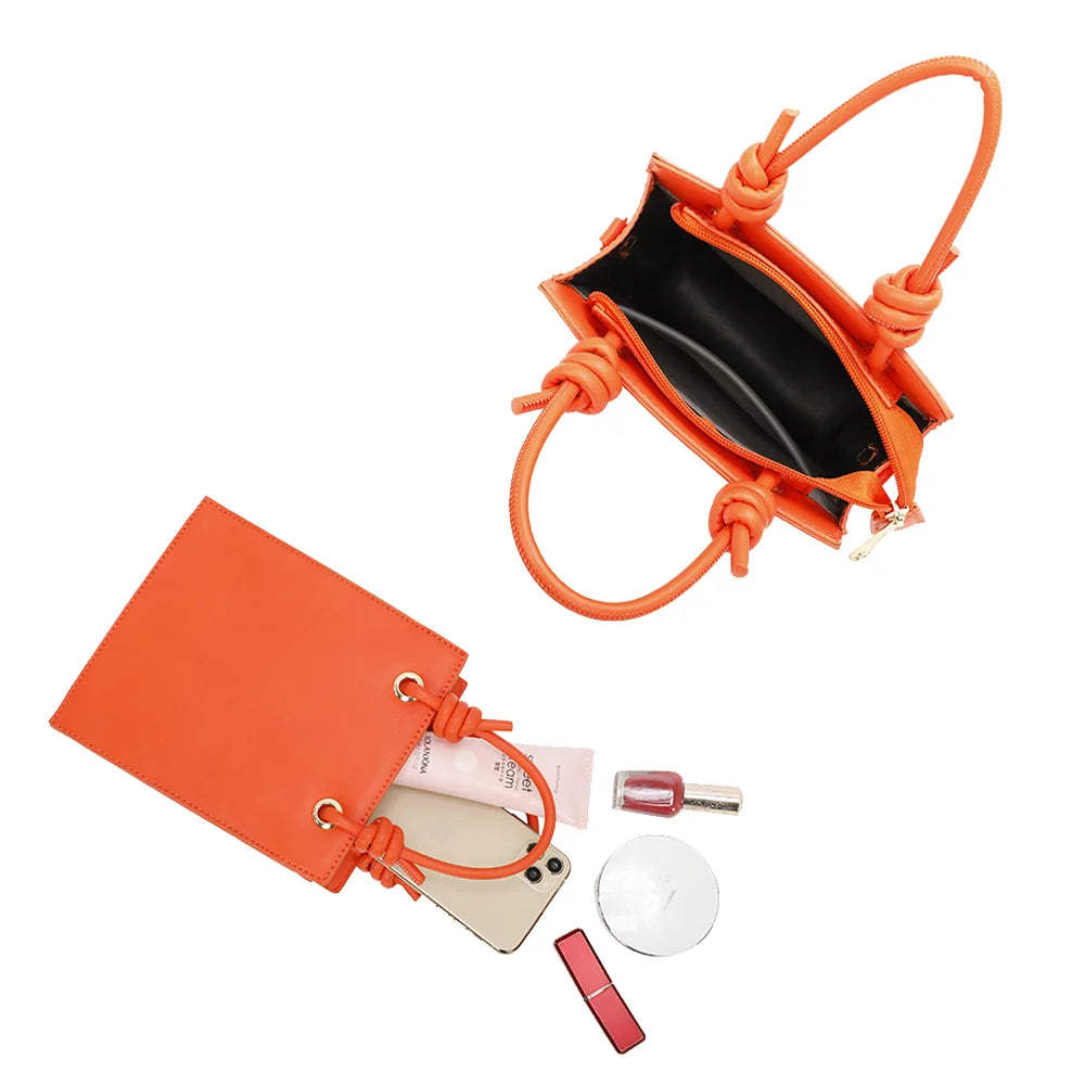 Intérieur du Carré orange : compartiment principal pour téléphone, rouge à lèvres et petits essentiels – réf. KJ-62018