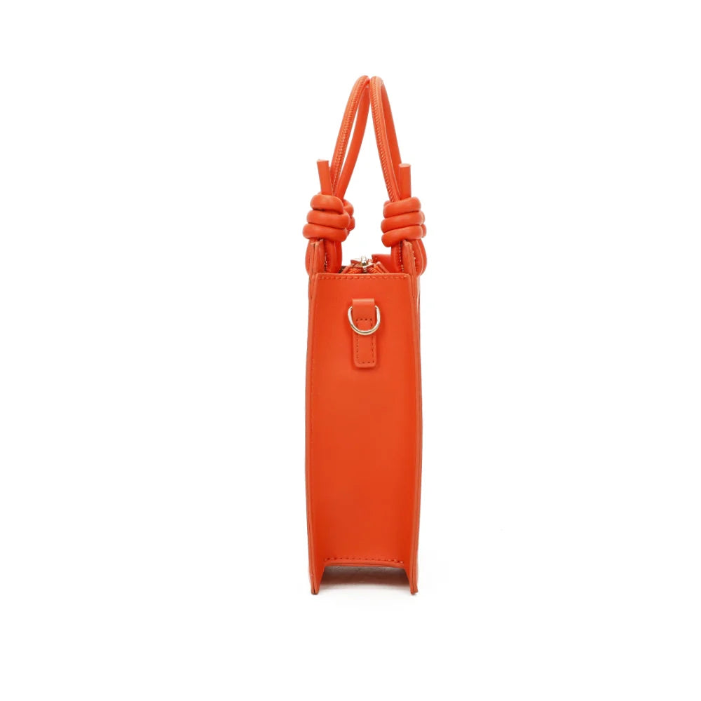 Profil du Carré orange : soufflet latéral et profondeur de 6 cm pour garder un format fin – réf. KJ-62018
