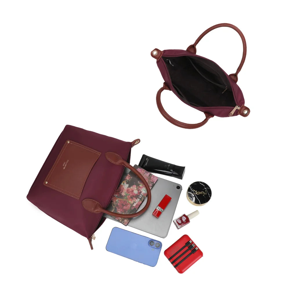 Intérieur zippé du Cassien bordeaux, avec rangements pour organiser téléphone, maquillage et petits essentiels – réf. Z-07-1