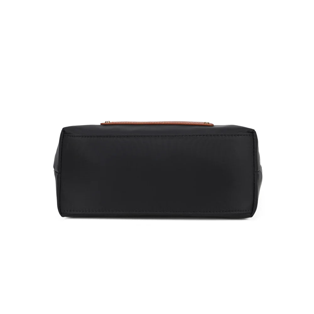 Dessous du Cassien noir, un format compact de 25,5 × 12 cm facile à glisser partout avec soi – réf. Z-07-1