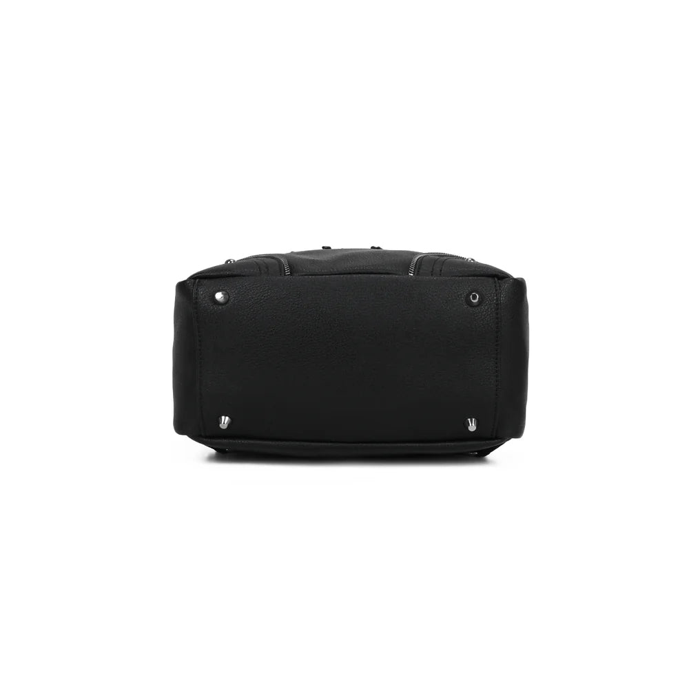 Dessous du sac à dos Le Gabin noir, posé sur de petits pieds métalliques argentés – réf. KJ-62108