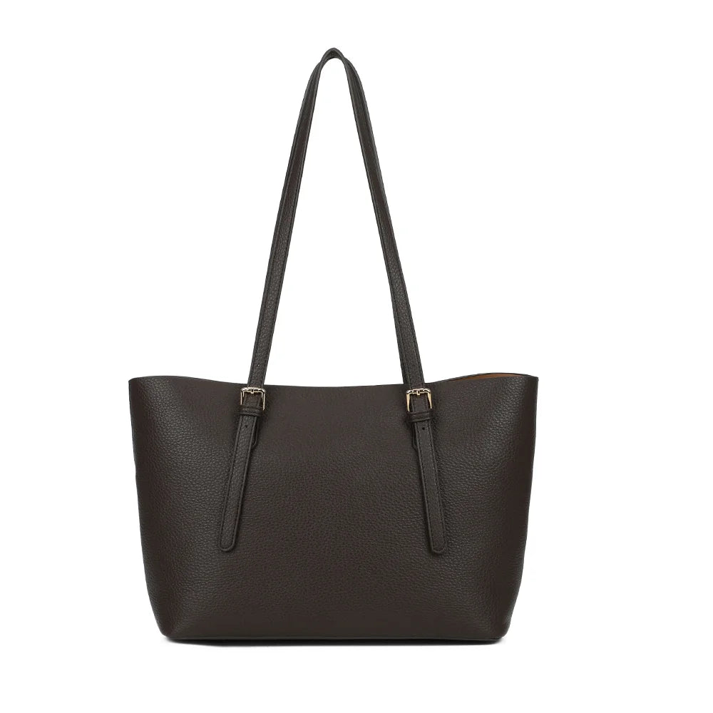 Dos du cabas Le Grandor café, simili cuir grainé à la surface régulière et anses assorties – réf. DG-5824