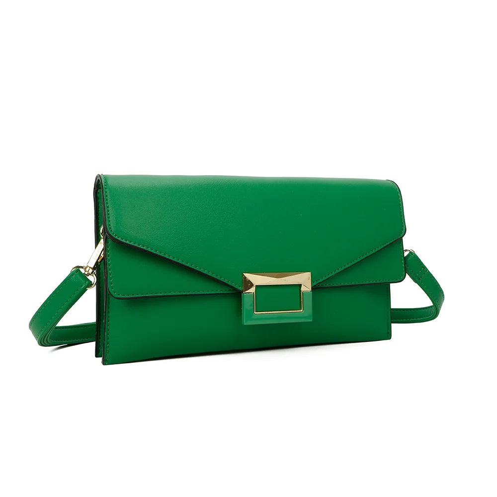 Pochette Le Joyau vert vue de trois quarts : silhouette rectangulaire fine et rabat asymétrique à boucle dorée – réf. R-1682