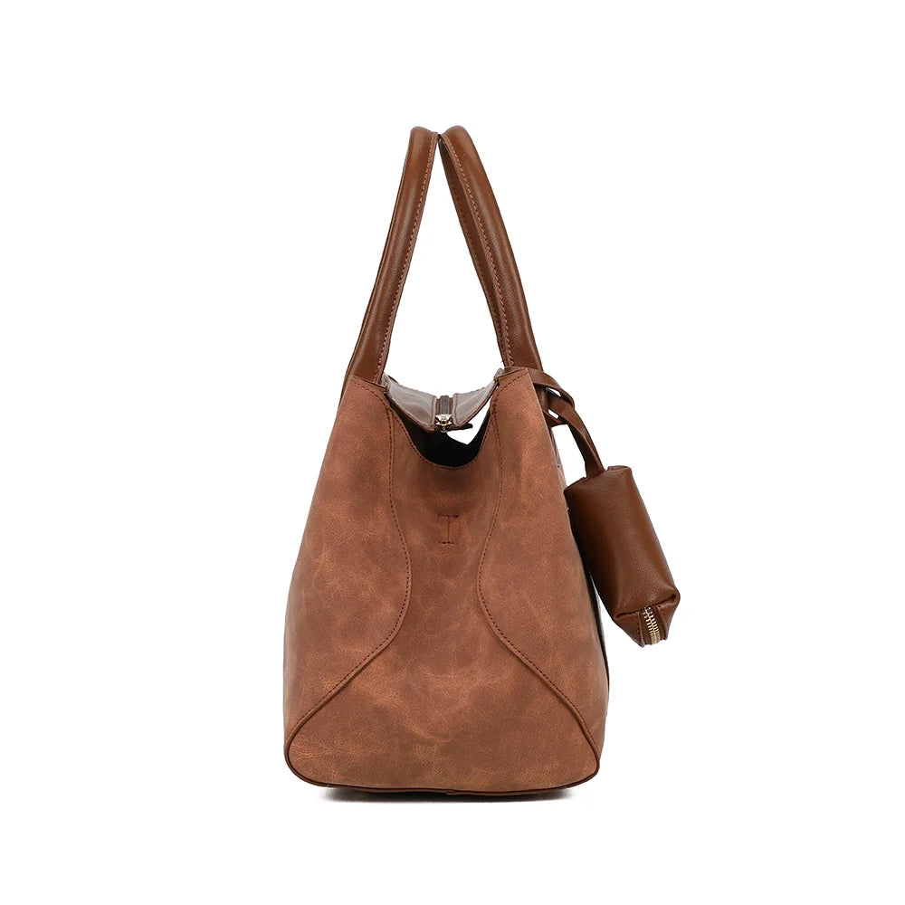 Profil du Le Lavana marron foncé : côtés évasés et 18 cm de profondeur pour les essentiels – réf. DG-5803