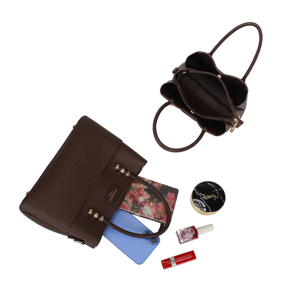 Intérieur du Marly coffee, compartimenté avec un compartiment central, pour téléphone et maquillage – réf. KJ-62110