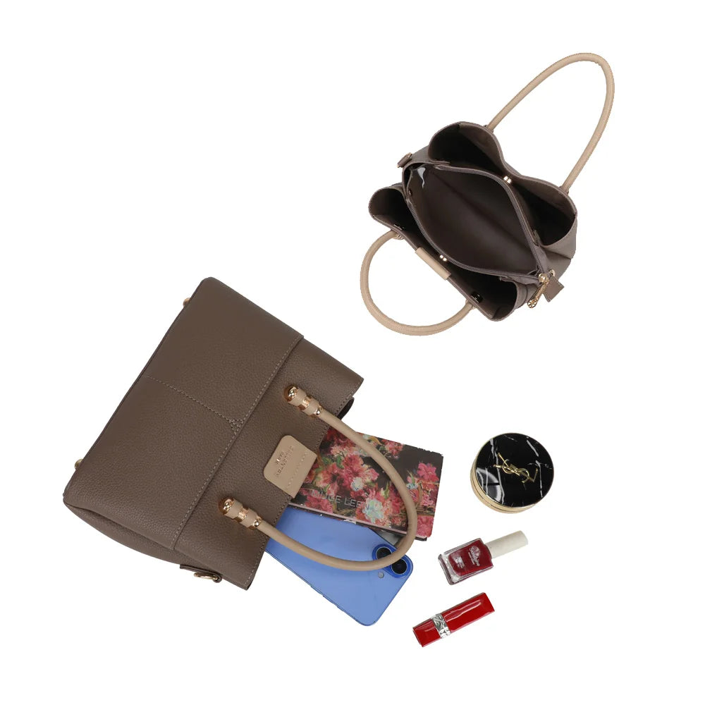 Intérieur du Marly taupe/beige, compartimenté avec un compartiment central, pour téléphone et maquillage – réf. KJ-62110