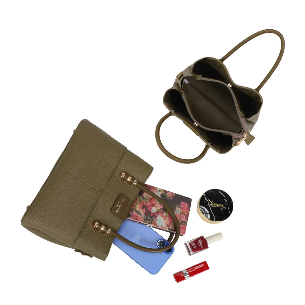 Intérieur du Marly vert foncé, compartimenté avec un compartiment central, pour téléphone et maquillage – réf. KJ-62110