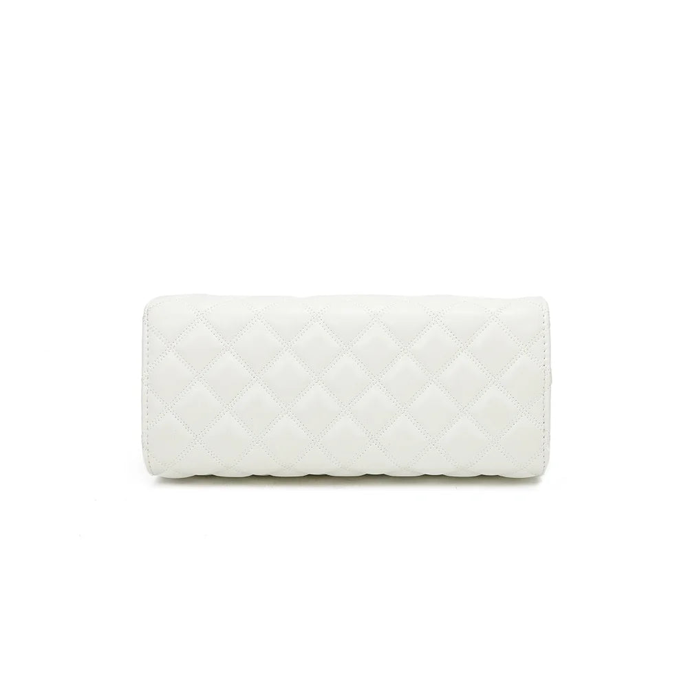 Dessous du Le Matelassé blanc, pour voir la base du sac et sa forme structurée – réf. C-0169