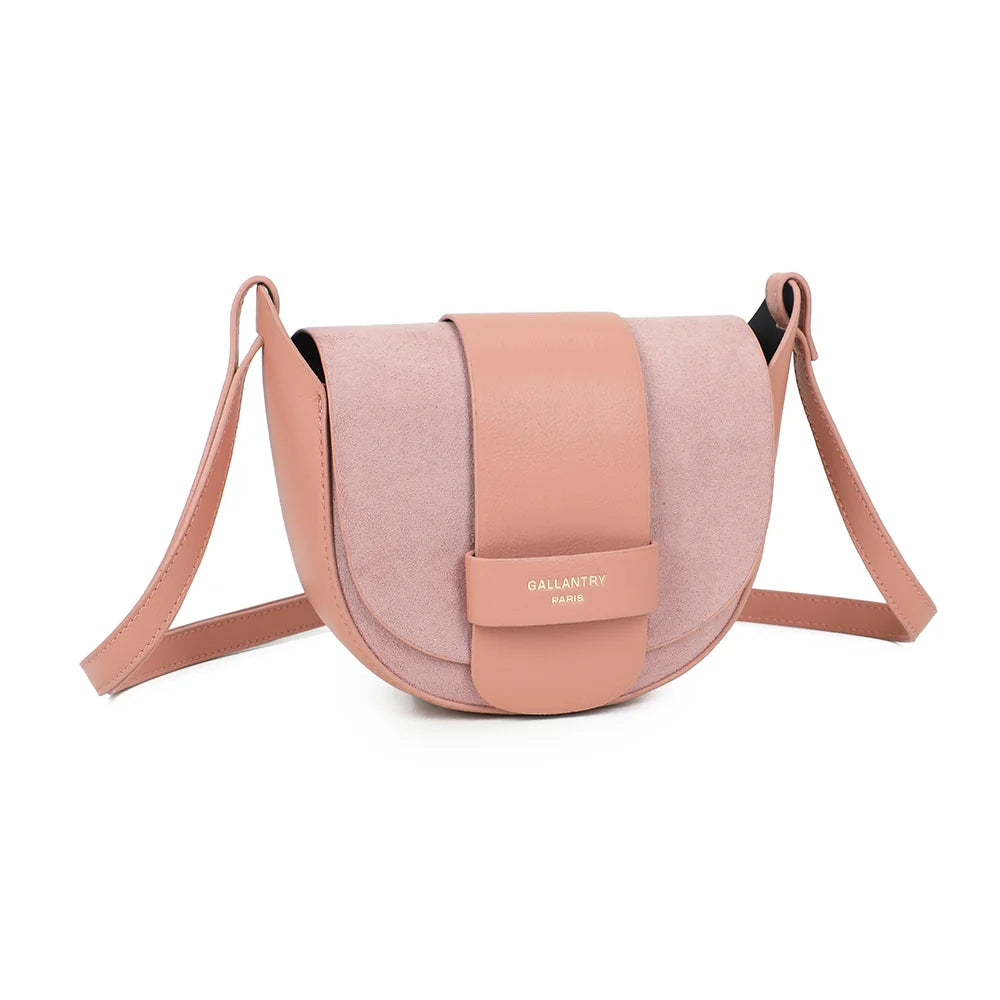 Le Mielia rose foncé vu de trois quarts : volume compact et large patte centrale siglée Gallantry Paris – réf. DQ-8665-1
