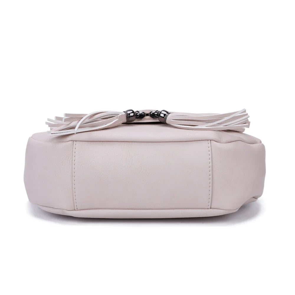 Dessous du sac Le Naël beige, en simili cuir grainé vegan à la finition soignée – réf. HJ-304A