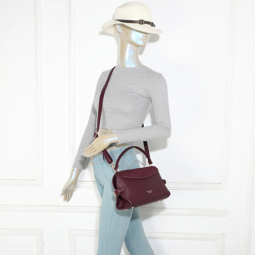 Sac à main femme Le Odrane bordeaux porté à la main ou en bandoulière, format intermédiaire – réf. R-2085