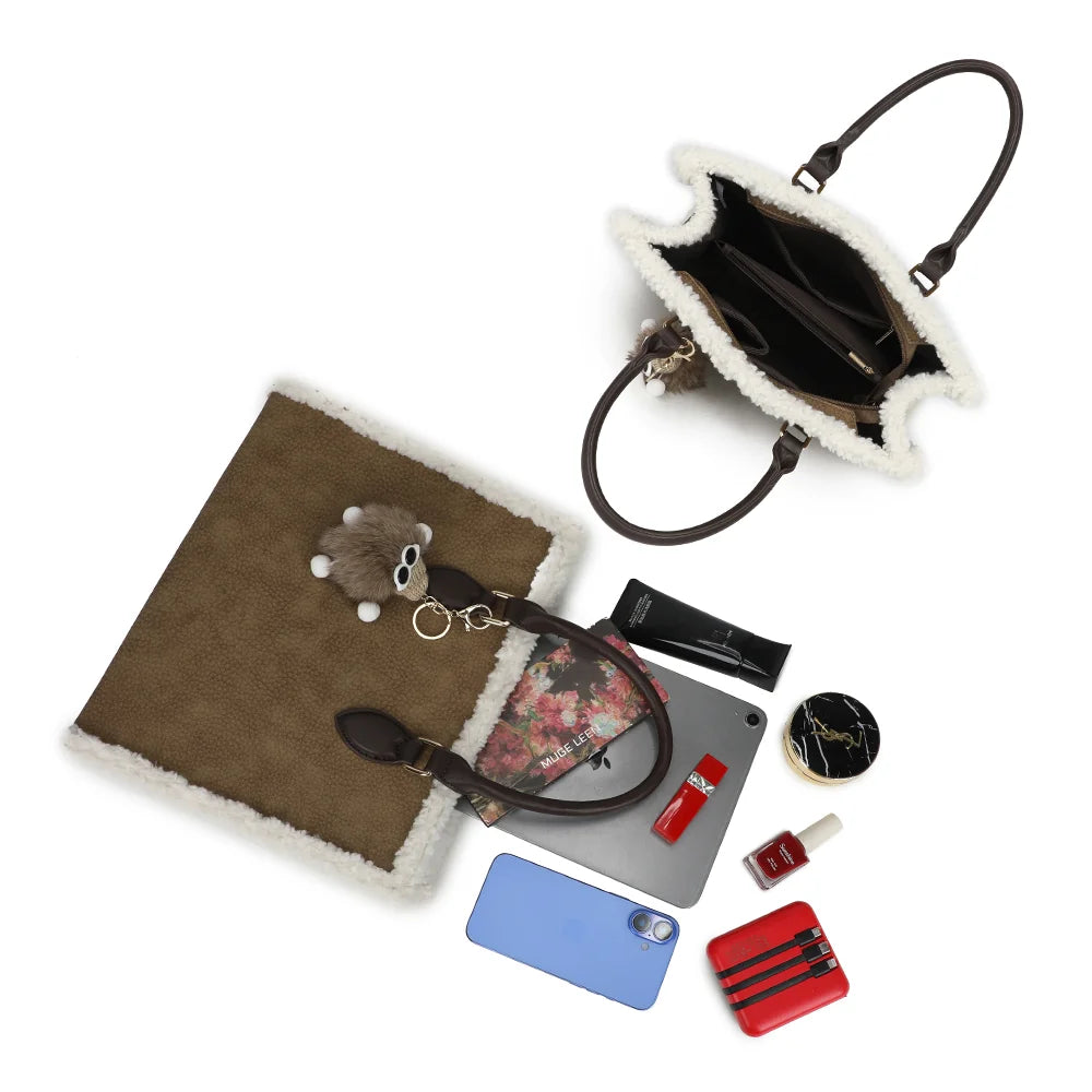 Intérieur compartimenté du Le Oural taupe foncé, avec poche zippée pour tablette et essentiels – réf. A-9183