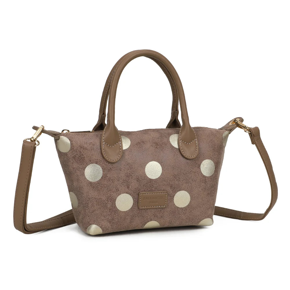 Le Polka taupe foncé vu de trois quarts : silhouette trapèze compacte et plaque logo sur le devant – réf. Z-05-10