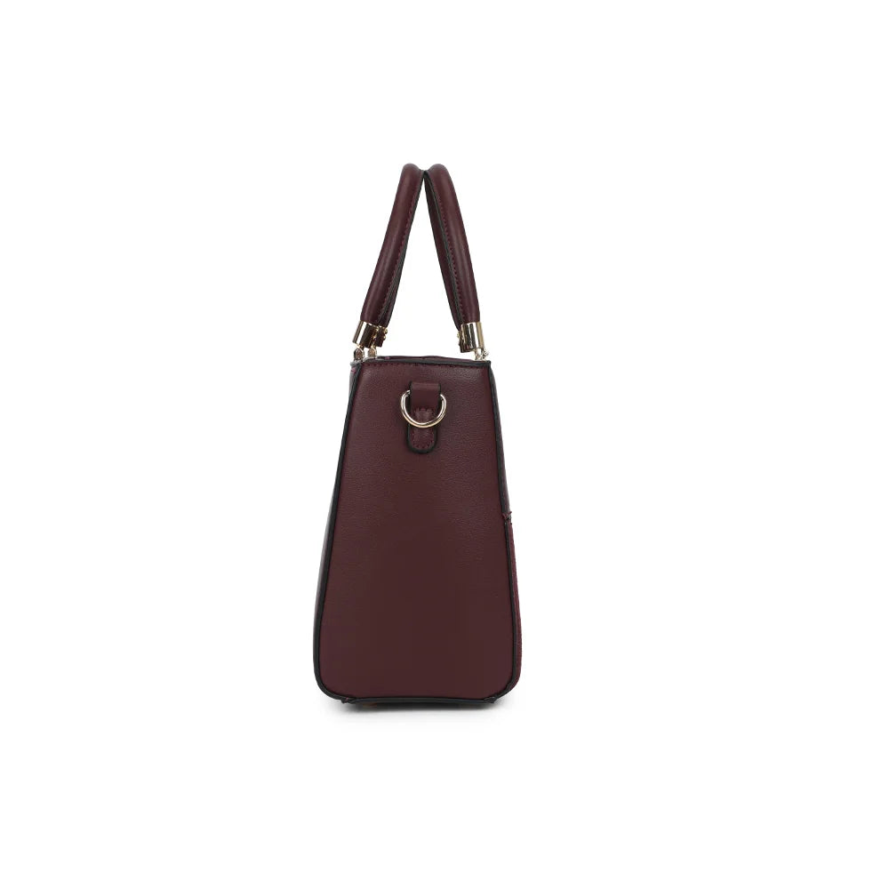 Profil du Quadrille bordeaux : soufflet de 12 cm et anneau doré pour attacher la bandoulière – réf. A-9172