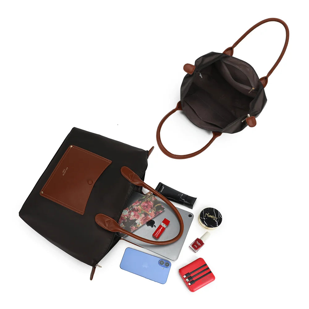 Intérieur du Roseau café : grand compartiment zippé et poche intérieure zippée, tablette comprise – réf. Z-02-1