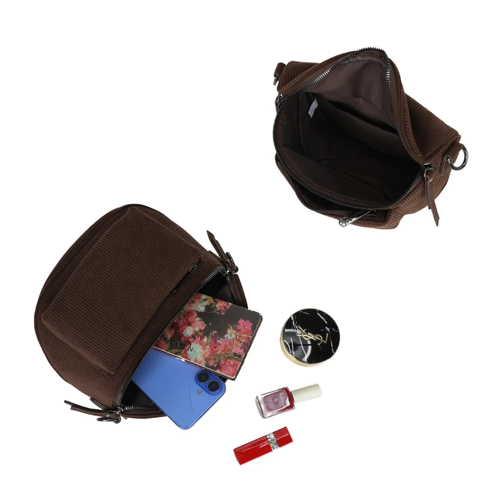 Intérieur de Le Sacha café : compartiment zippé et poche plaquée pour les essentiels – réf. Z-83047-7