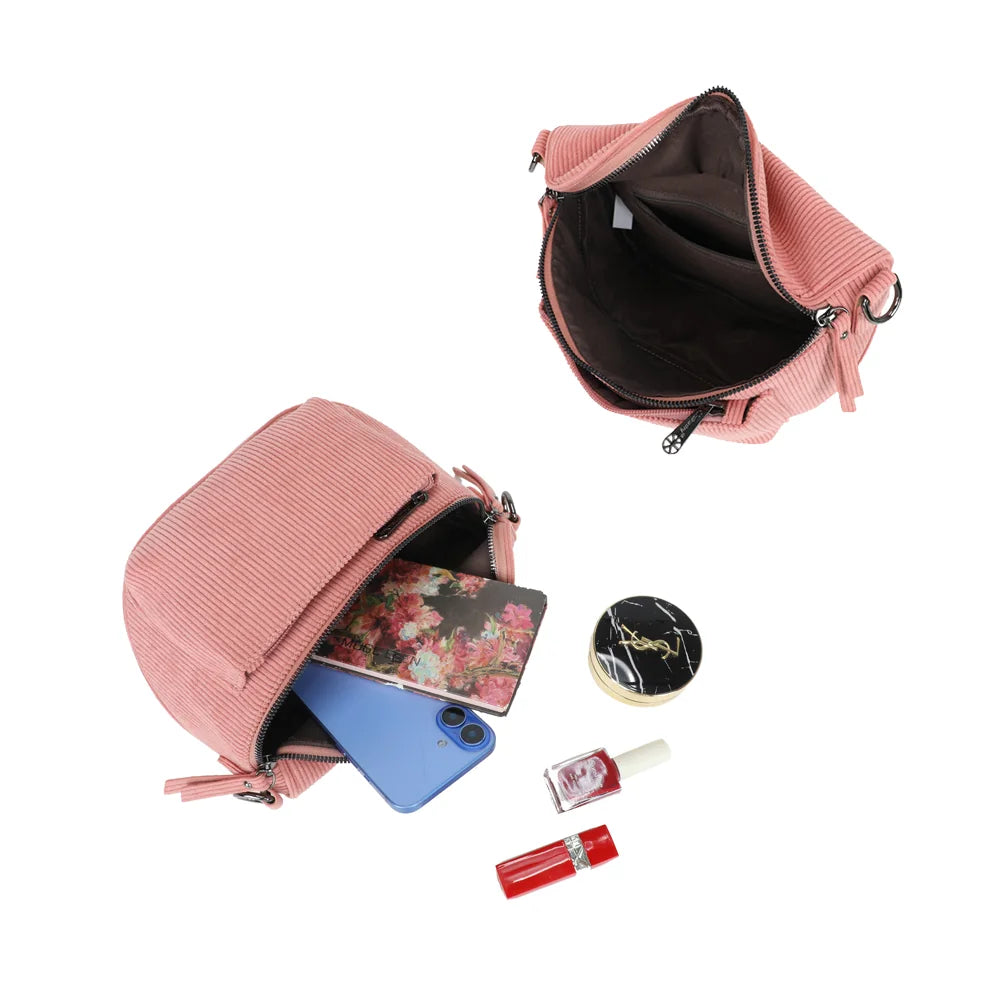 Intérieur de Le Sacha rose foncé : compartiment zippé et poche plaquée pour les essentiels – réf. Z-83047-7