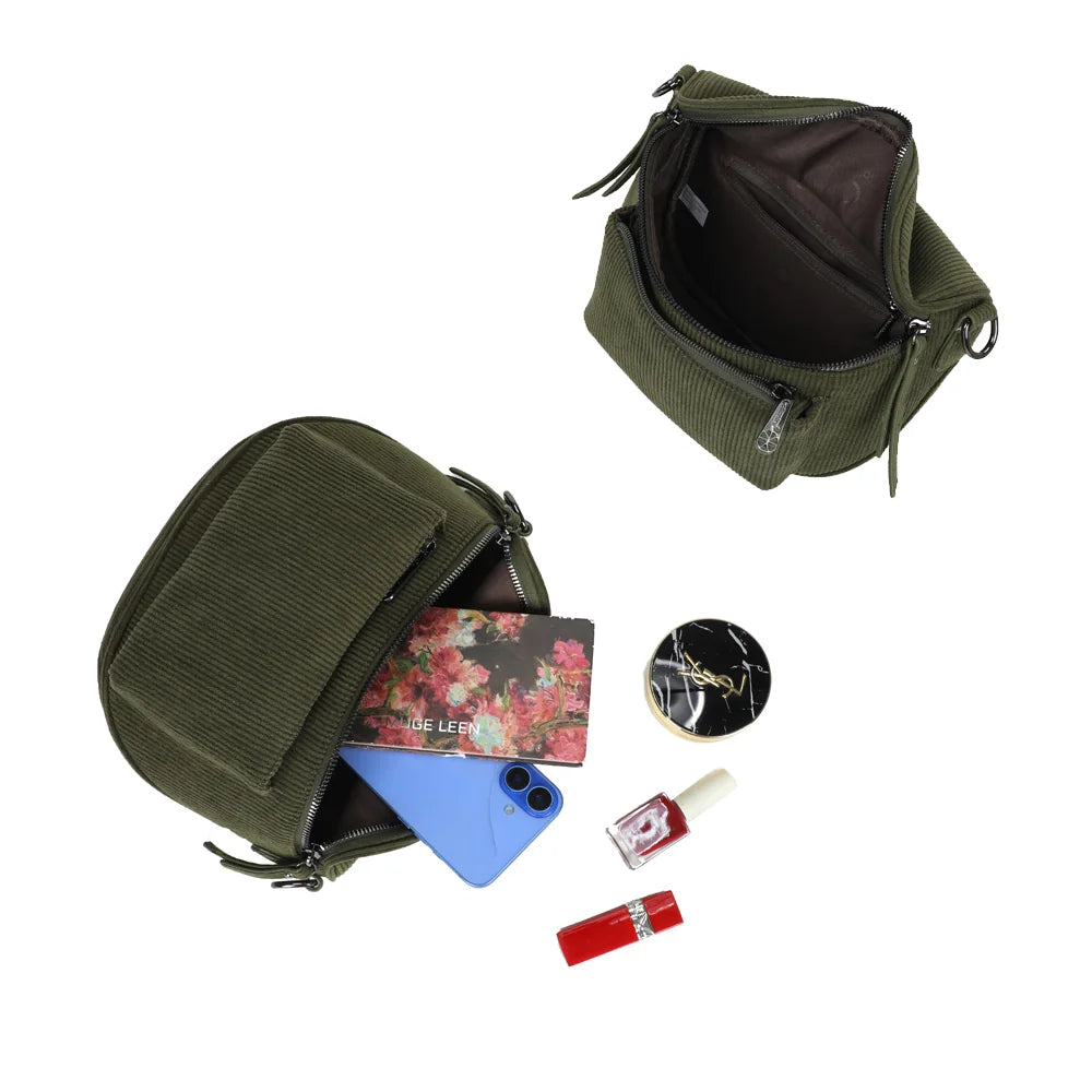 Intérieur de Le Sacha vert foncé : compartiment zippé et poche plaquée pour les essentiels – réf. Z-83047-7
