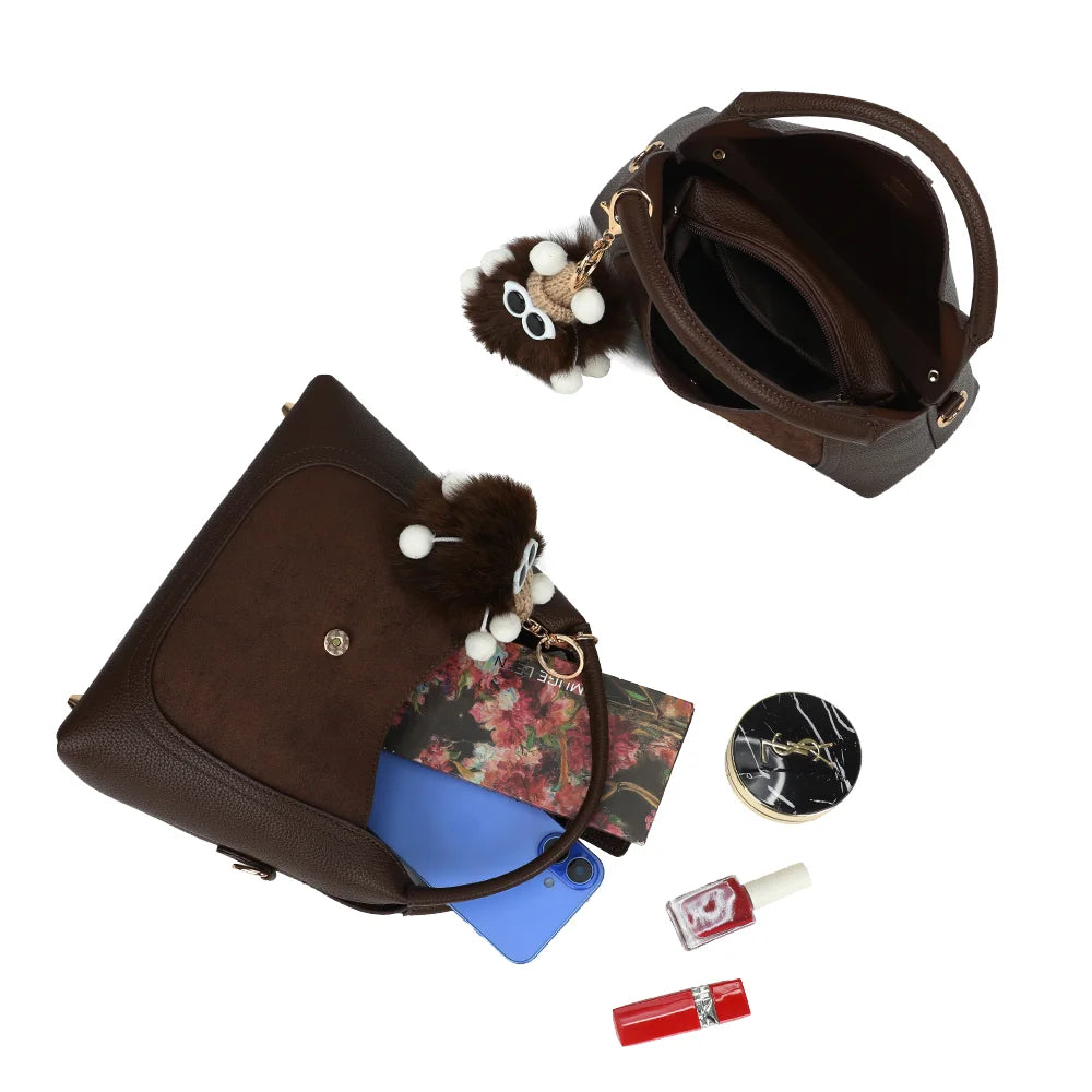 Intérieur du Le Santal café : compartiment principal et poche zippée pour les essentiels – réf. KJ-62089-1