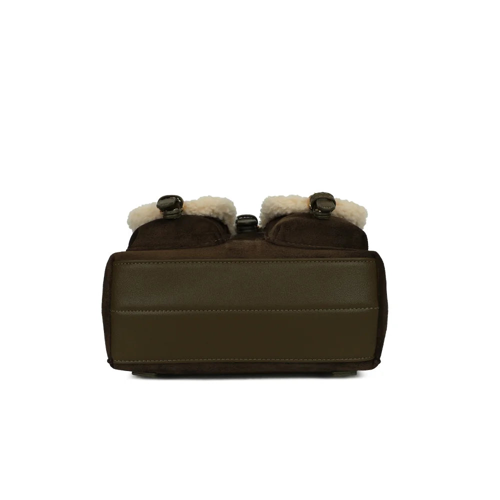 Dessous du sac Le Sherpa vert foncé, format compact de 23 × 10 cm pour les essentiels du quotidien – réf. A-9174