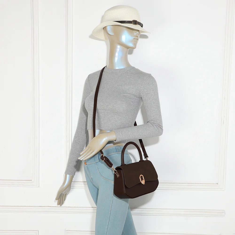 Sac à main femme Le Tervane café porté, en bandoulière amovible ou à la main – réf. C-0185