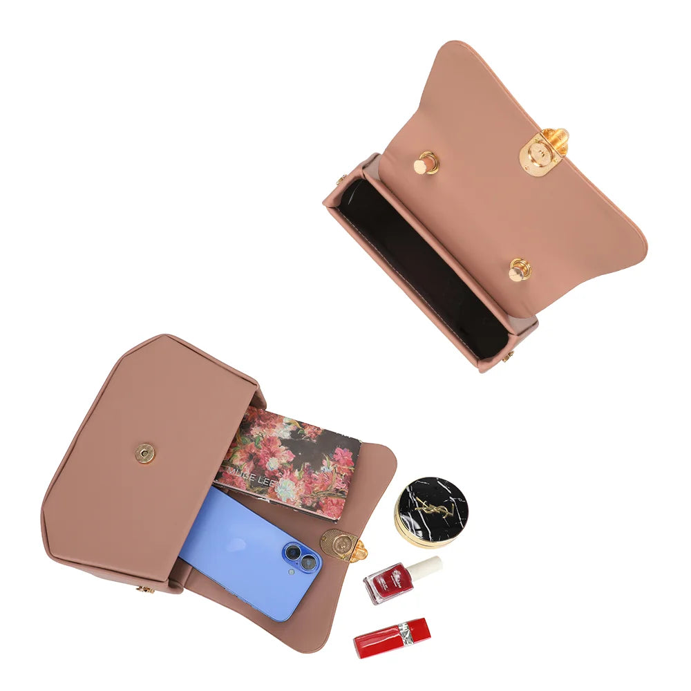 Intérieur du Le Tervane rose foncé : compartiment principal pour téléphone et petits essentiels – réf. C-0185