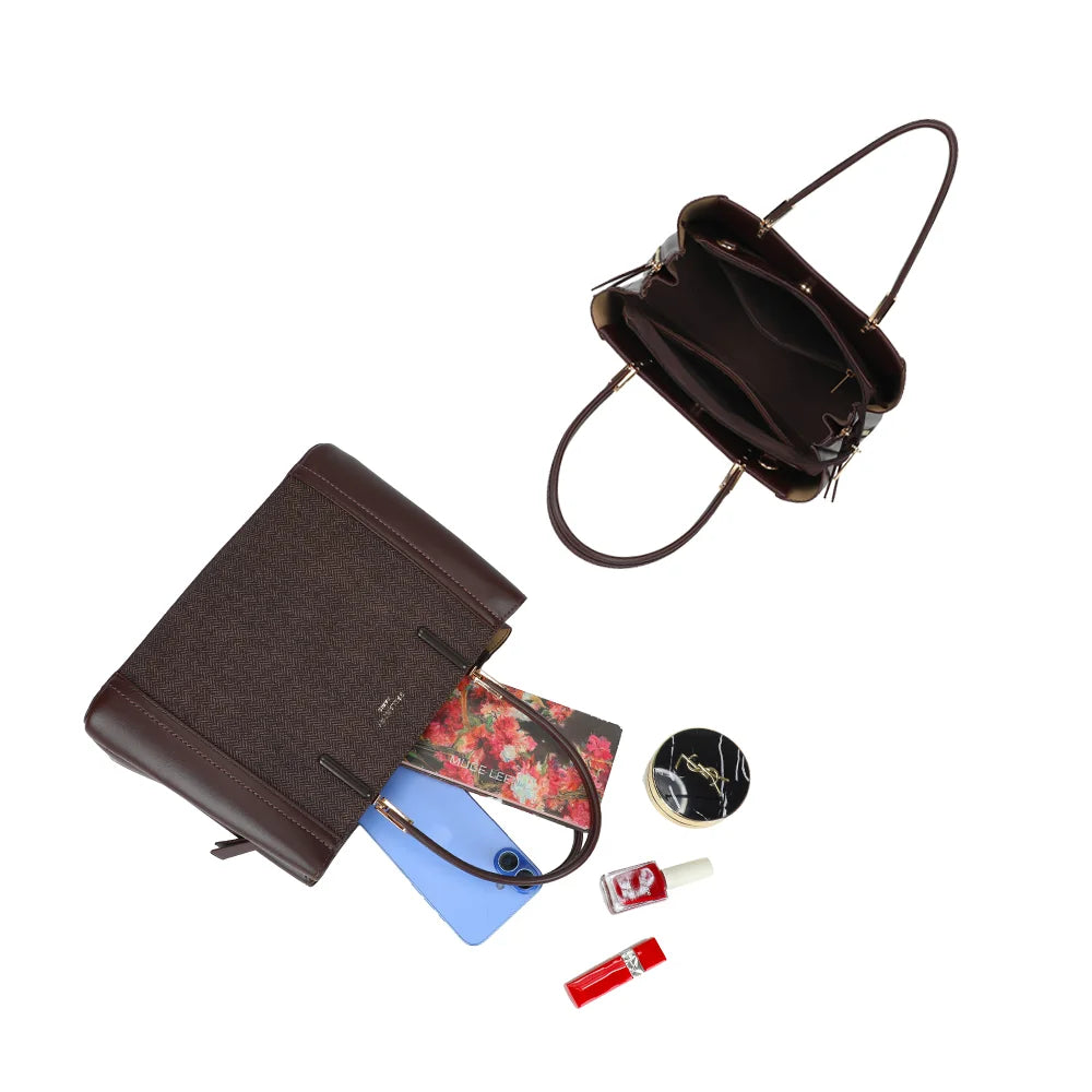 Intérieur du Valdora café organisé en plusieurs compartiments pour téléphone et essentiels – réf. G-7513