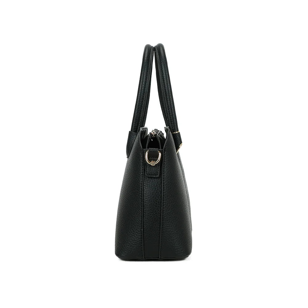Profil du Linéa noir : 11 cm de profondeur et anneau doré pour accrocher la bandoulière – réf. KJ-62051