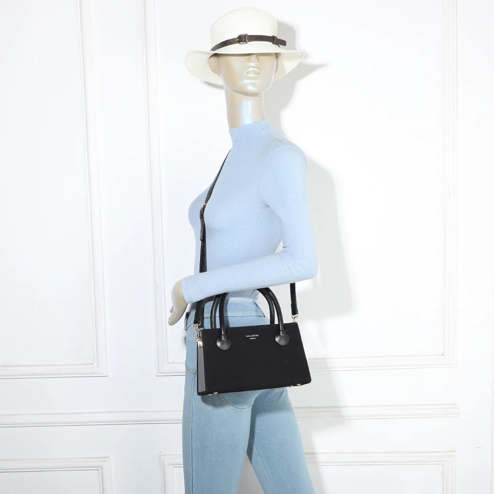 Sac à main femme Liora noir porté, anses arrondies à la main ou bandoulière amovible – réf. YL-26014-1