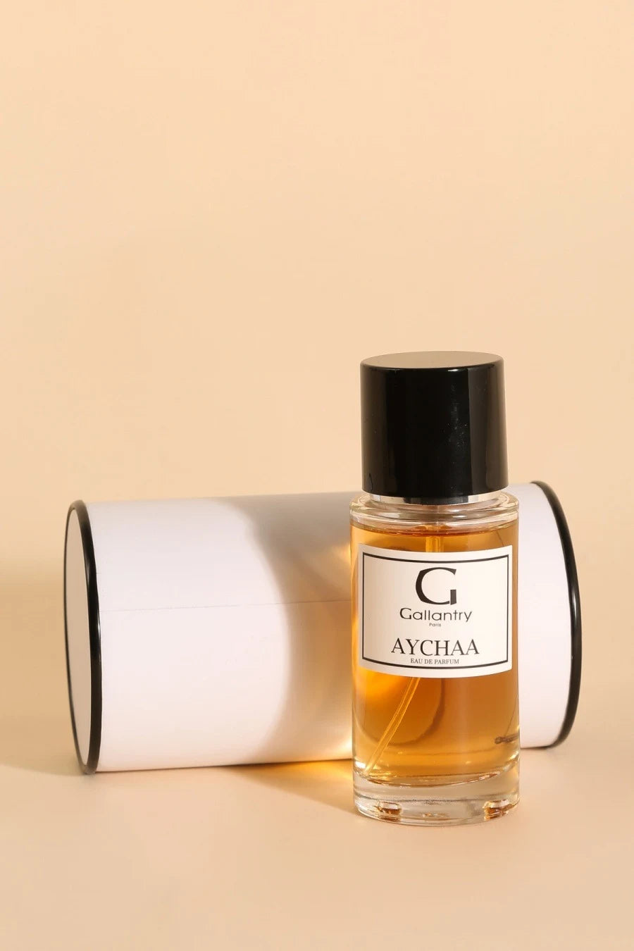 Flacon vaporisateur en verre de 50 ml de l'eau de parfum Aychaa de Gallantry Paris, bouchon noir