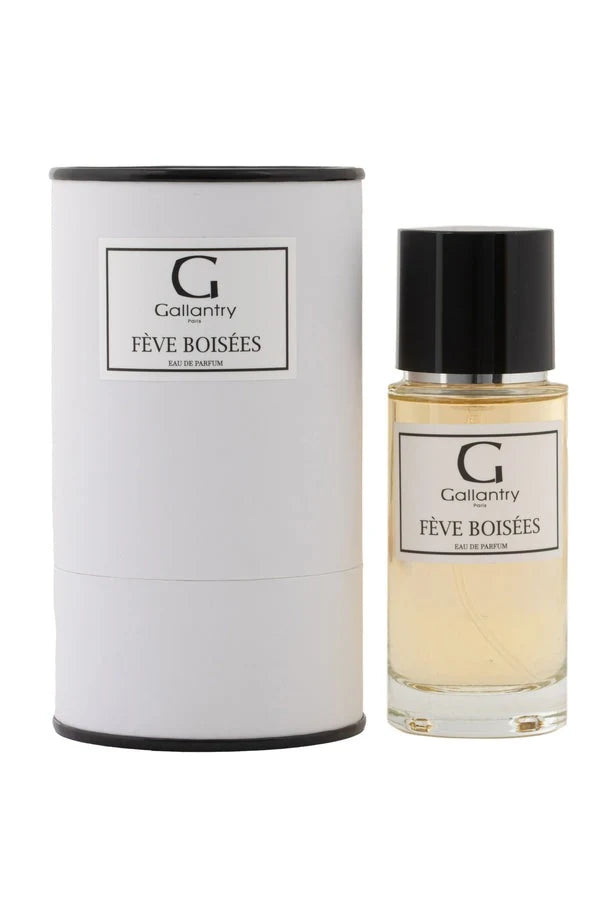 Eau de parfum Fèves Boisées Gallantry Paris : flacon 50 ml à bouchon noir posé devant sa boîte