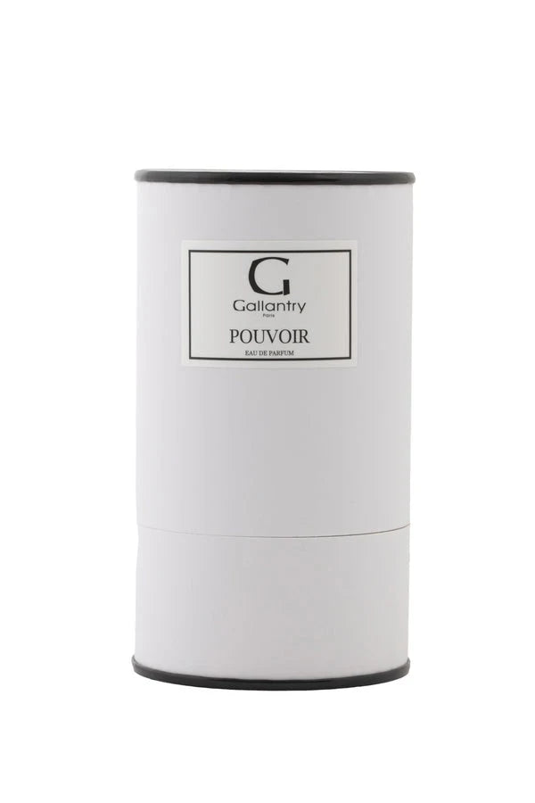 Eau de parfum Pouvoir de Gallantry Paris, flacon 50 ml à bouchon noir posé à côté de sa boîte