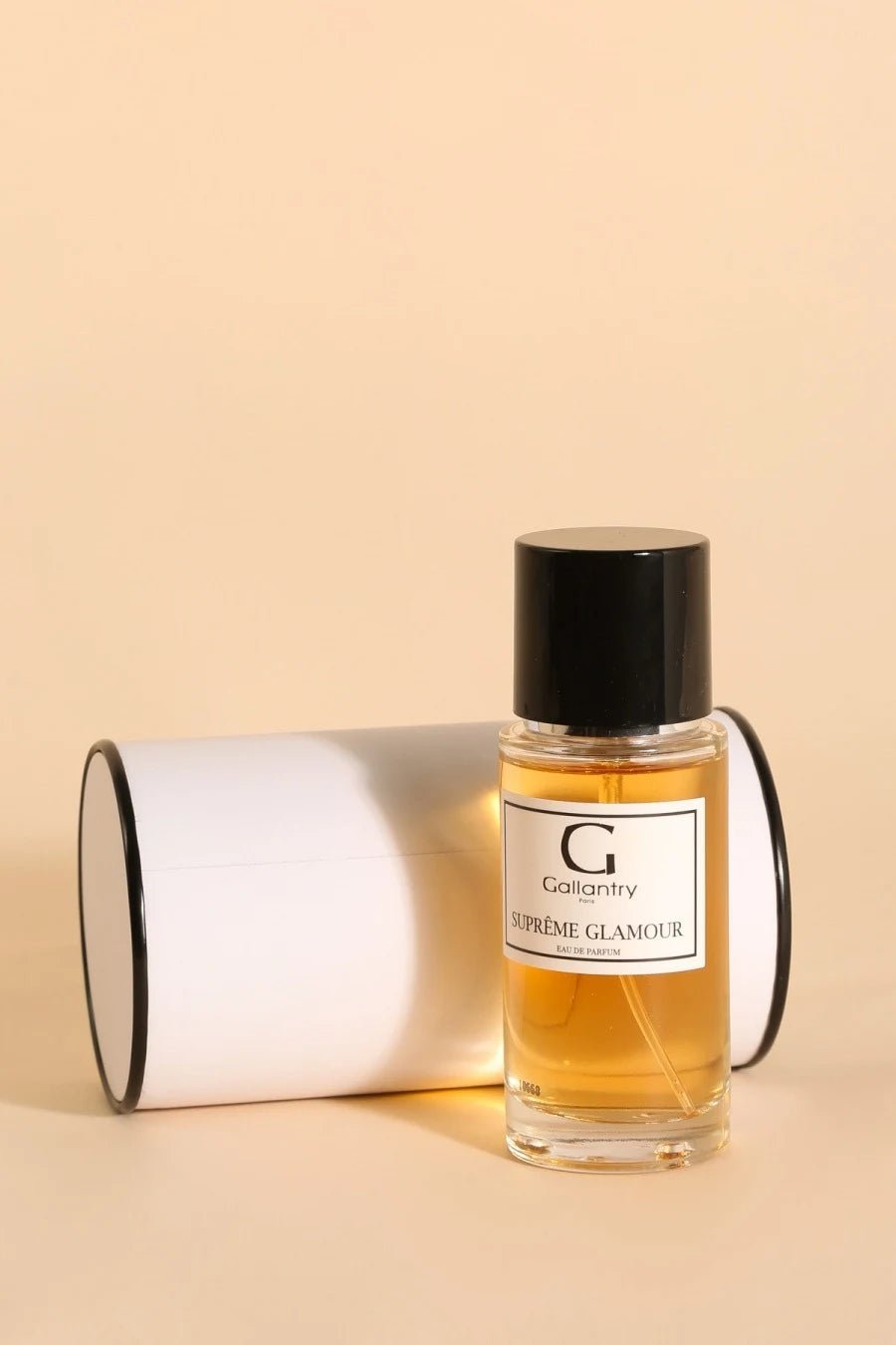 Flacon vaporisateur en verre de 50 ml au bouchon noir, eau de parfum Suprême Glamour de Gallantry Paris