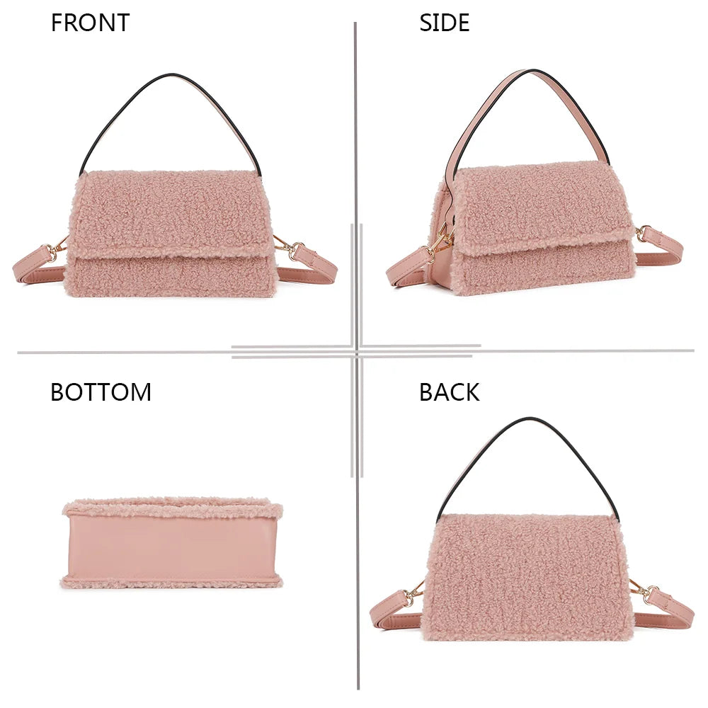 Le Rosino-Fluffy rose sous quatre angles : face, côté, dessous et dos de ce petit sac pelucheux – réf. C-0167-4