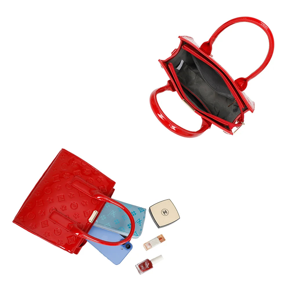 Intérieur doublé du Stella rouge avec poches et fermeture zippée pour ranger téléphone et pochette – réf. R-1627-2