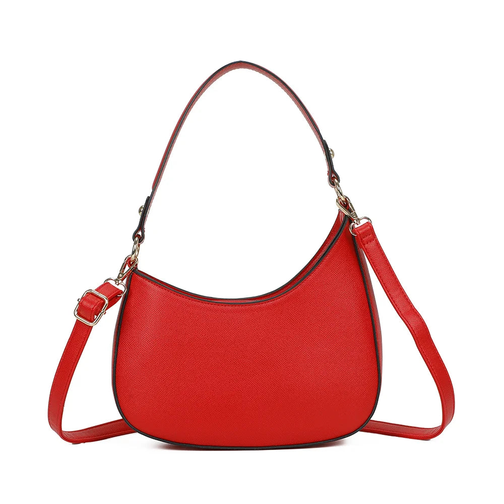 Dos du sac Tereza rouge, ligne épurée et anse d’épaule fixée par des anneaux dorés – réf. R-1957