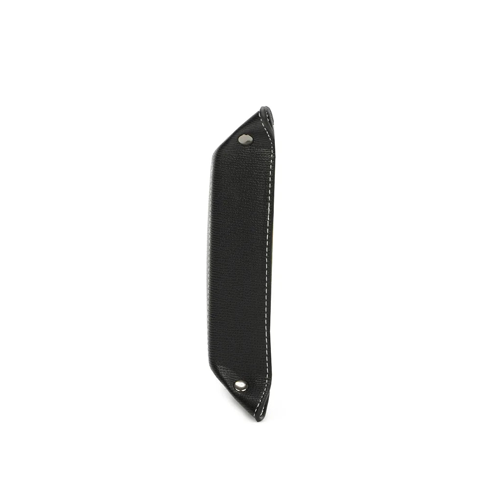 Vide-poche Vegan noir vu de profil, bords relevés de 5 cm de haut pour contenir les petits objets – réf. R-1703