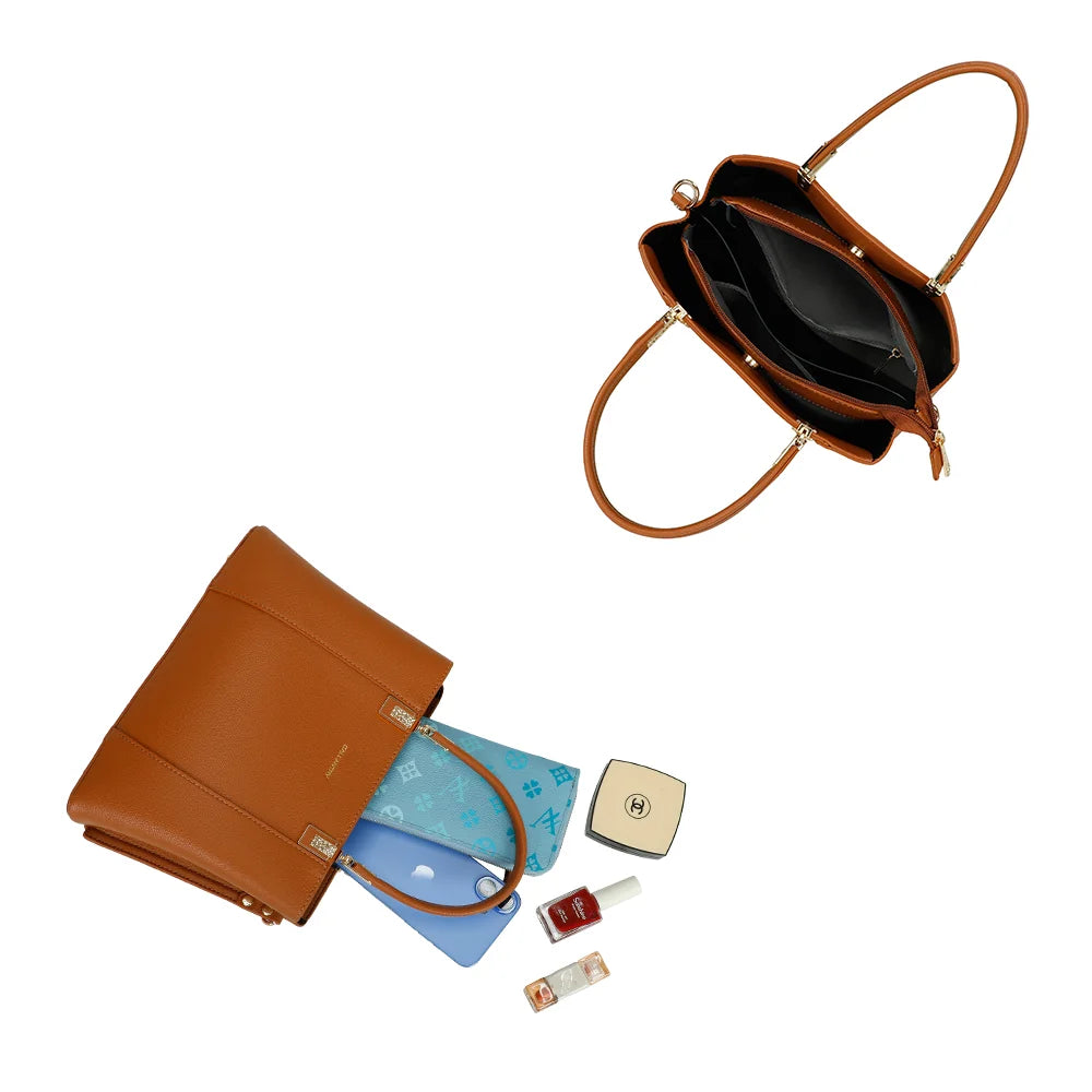 Intérieur du sac Abyss marron : plusieurs compartiments, dont un compartiment central zippé – réf. DQ-8699