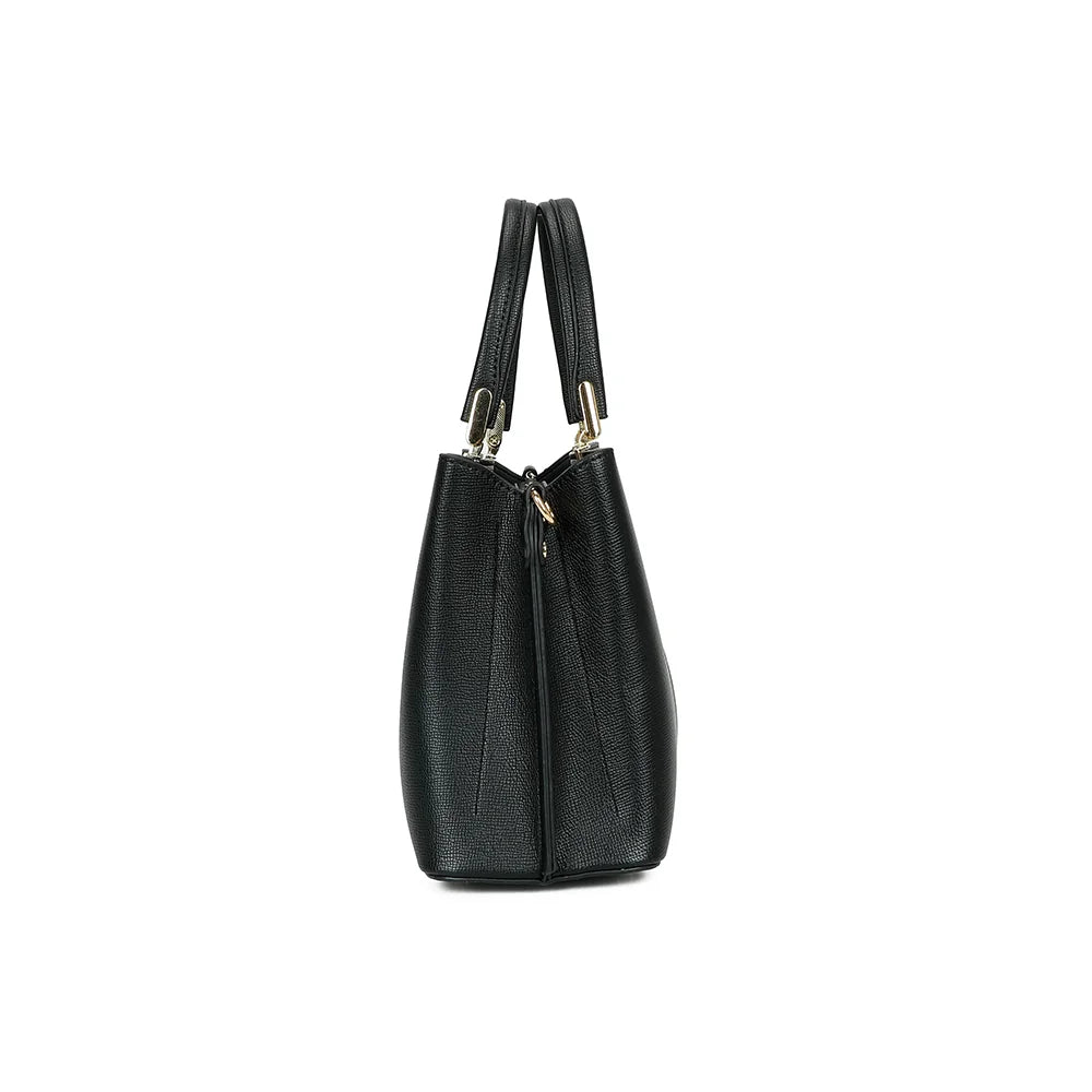 Profil du sac Abyss noir : 11 cm de profondeur et anneau doré pour la bandoulière amovible – réf. DQ-8699