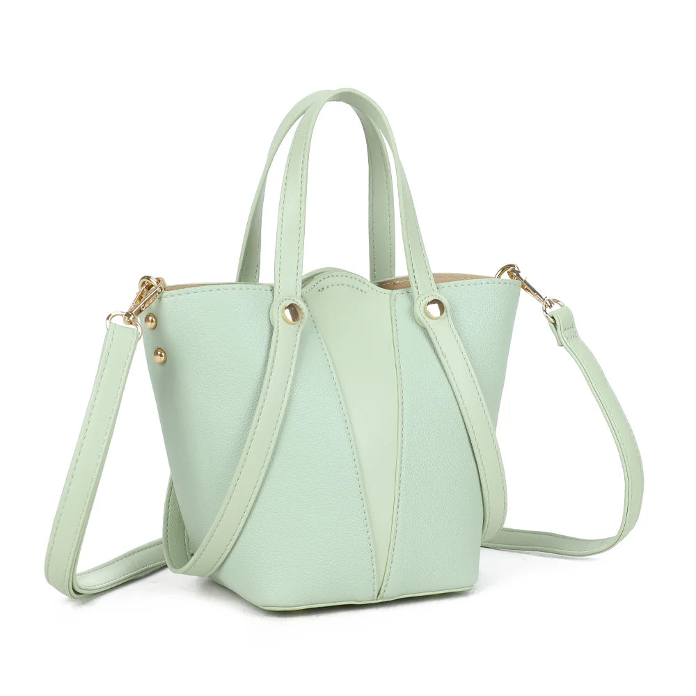Airy Style vert clair de trois quarts : silhouette évasée et panneaux graphiques surpiqués – réf. Z-83093