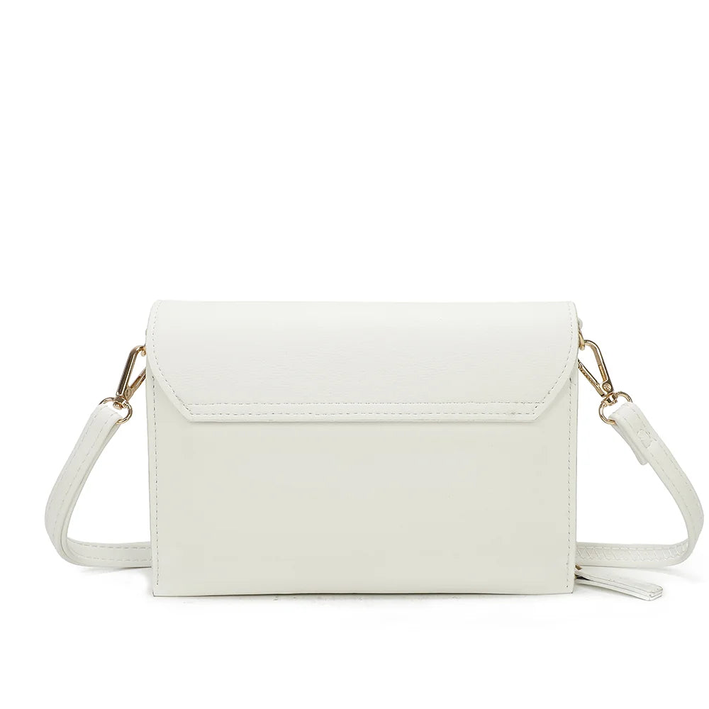 Dos de la pochette Alessia blanc, lisse et épuré, avec sa bandoulière réglable – réf. SF-69006-1